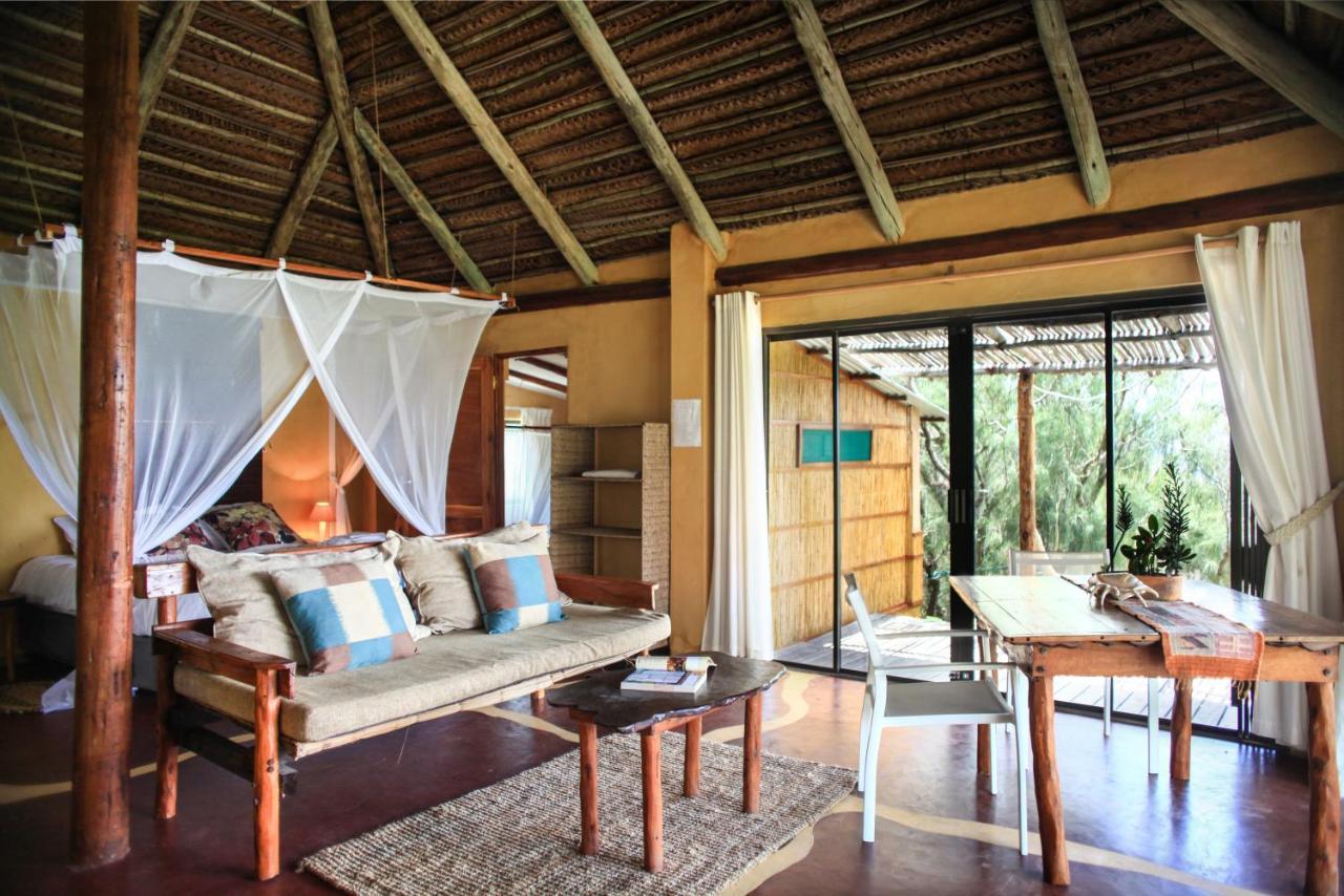 Tofinho Beach House Apartments Inhambane Esterno foto